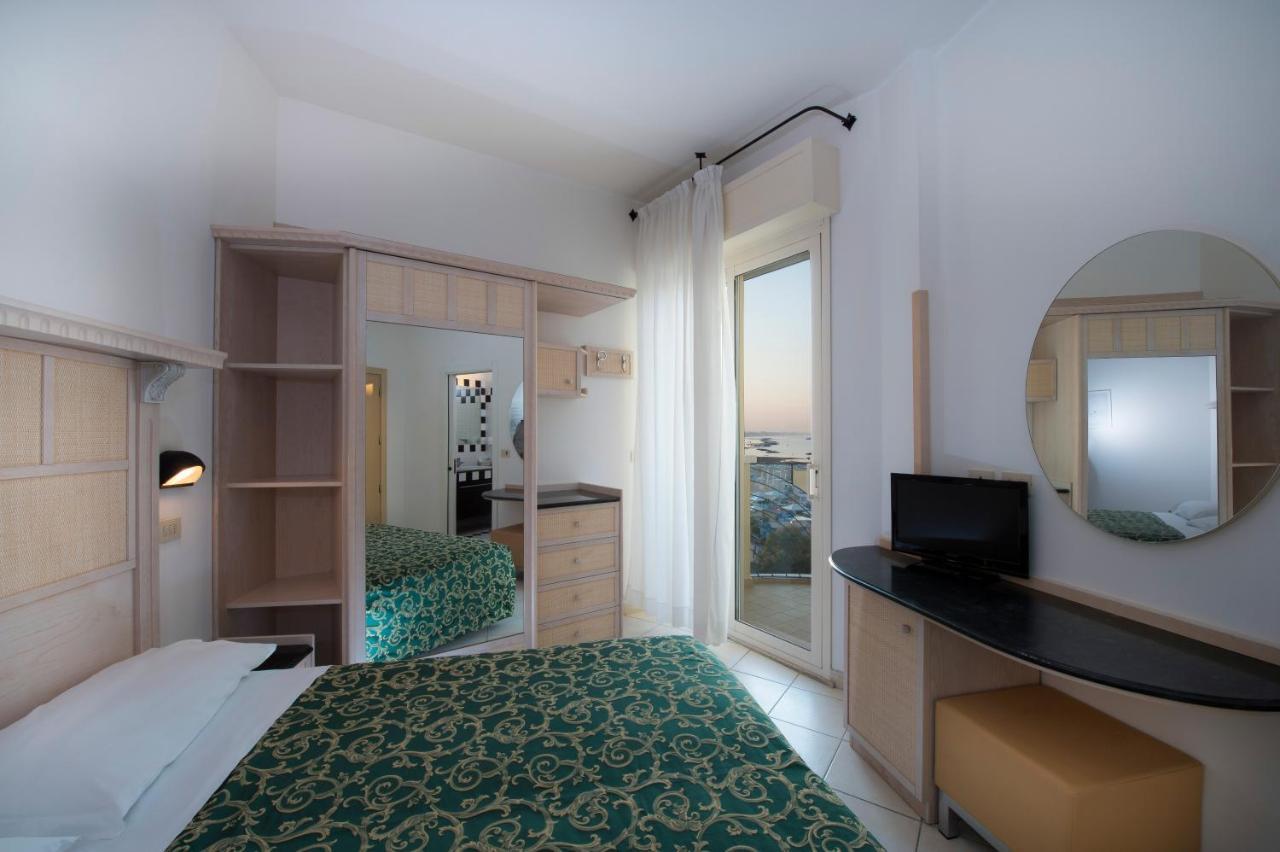 Hotel Prestige Cattolica Ngoại thất bức ảnh