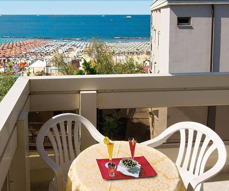 Hotel Prestige Cattolica Ngoại thất bức ảnh