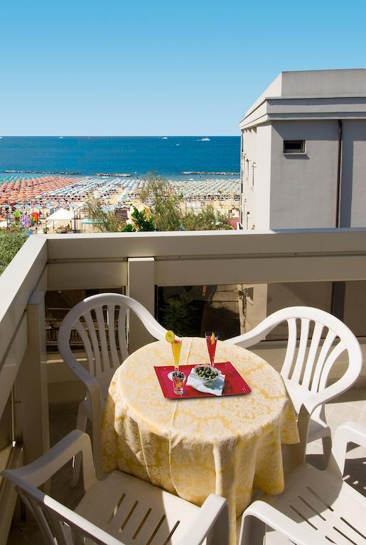 Hotel Prestige Cattolica Phòng bức ảnh