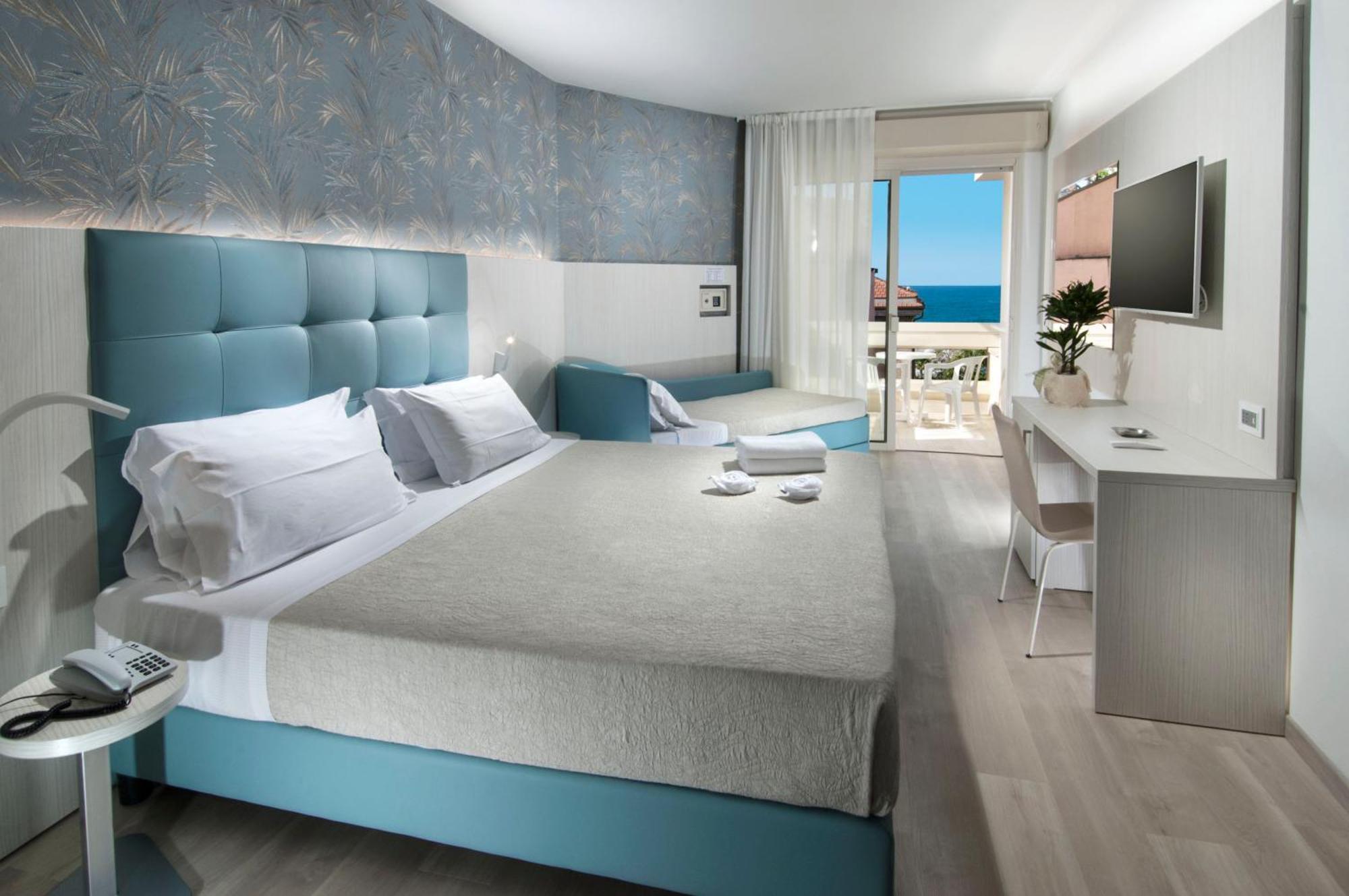 Hotel Prestige Cattolica Ngoại thất bức ảnh