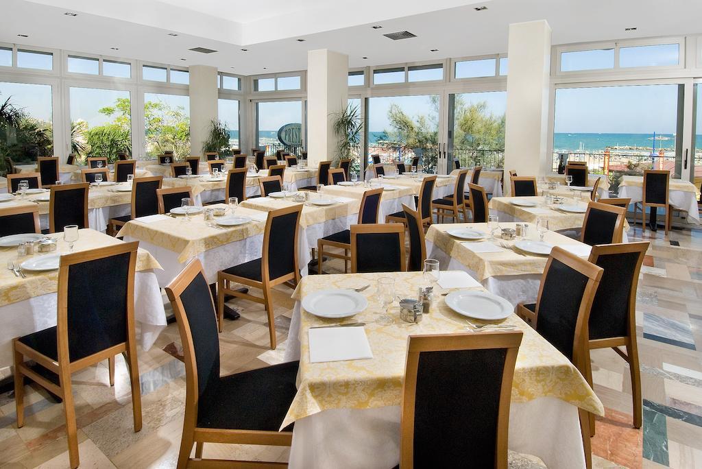 Hotel Prestige Cattolica Ngoại thất bức ảnh