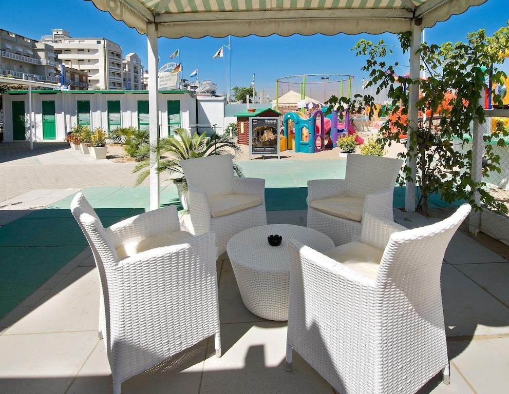 Hotel Prestige Cattolica Ngoại thất bức ảnh