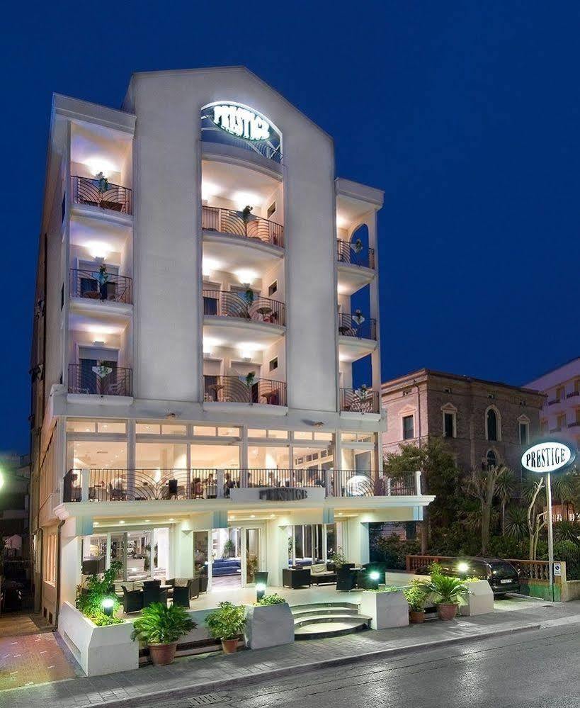 Hotel Prestige Cattolica Ngoại thất bức ảnh